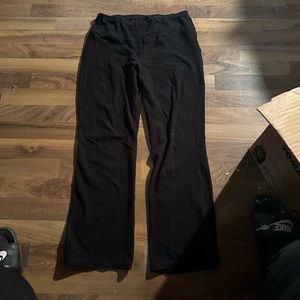 Black yoga pants